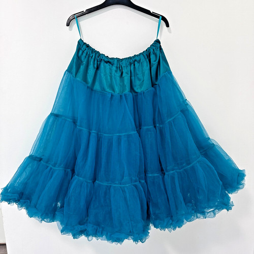 Lady vintage petticoat - vintage",